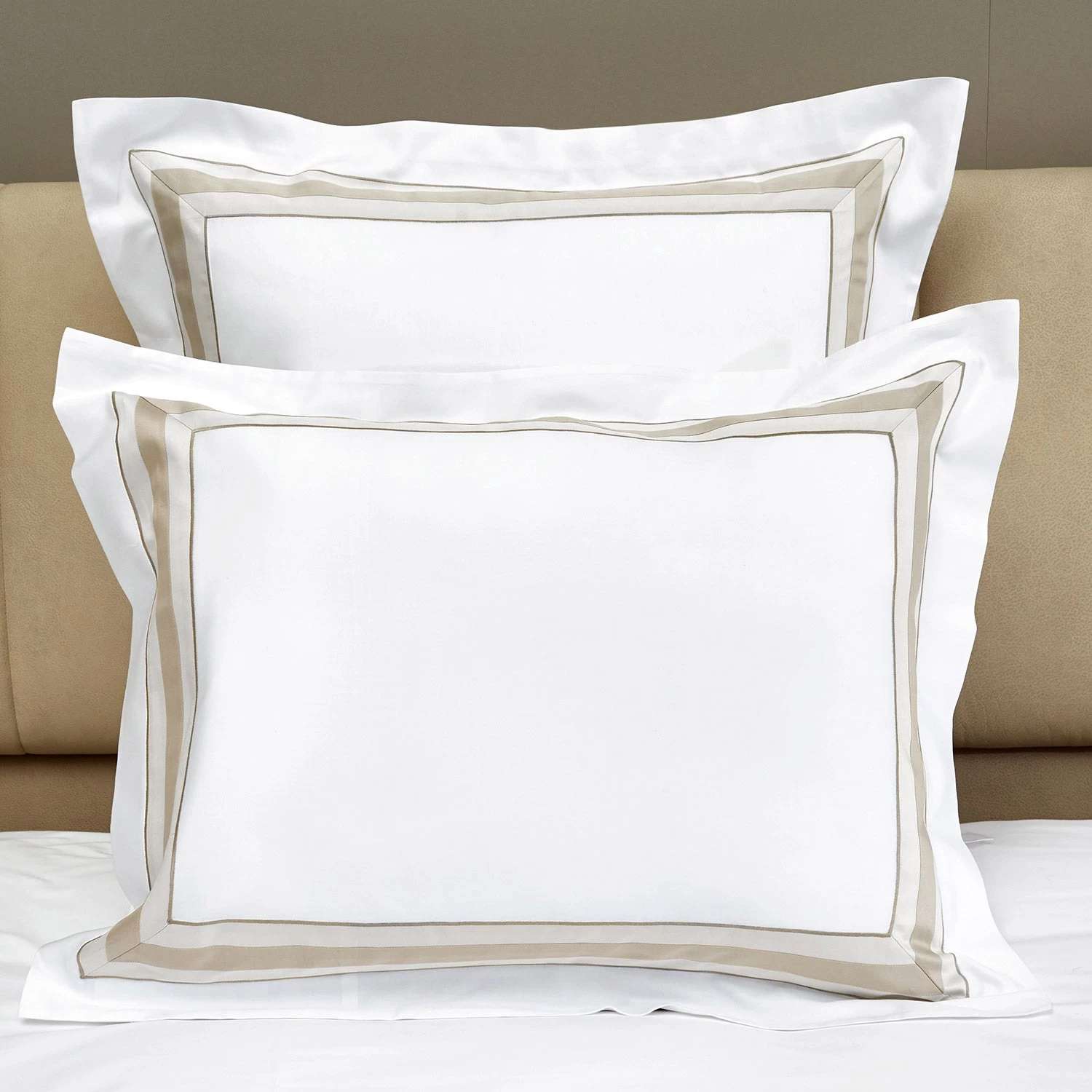 Dimora Duvet & Shams, White/Khaki 5 Dimora Duvet & Shams, White/Khaki - Image 3