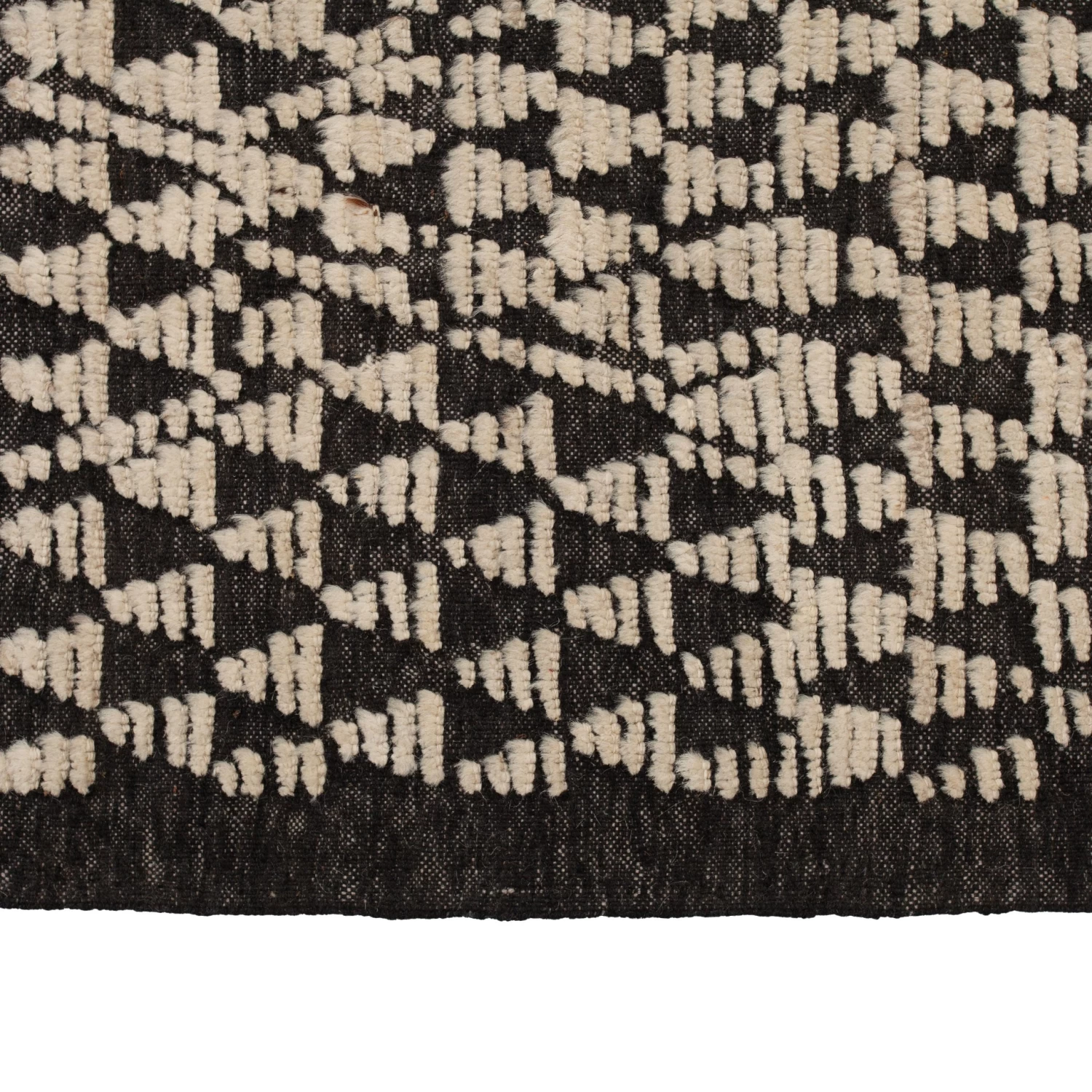 Black And White Zameen Transitional Wool Rug - 10'6" X 15'5" 7 Black And White Zameen Transitional Wool Rug - 10'6" X 15'5" - Image 5