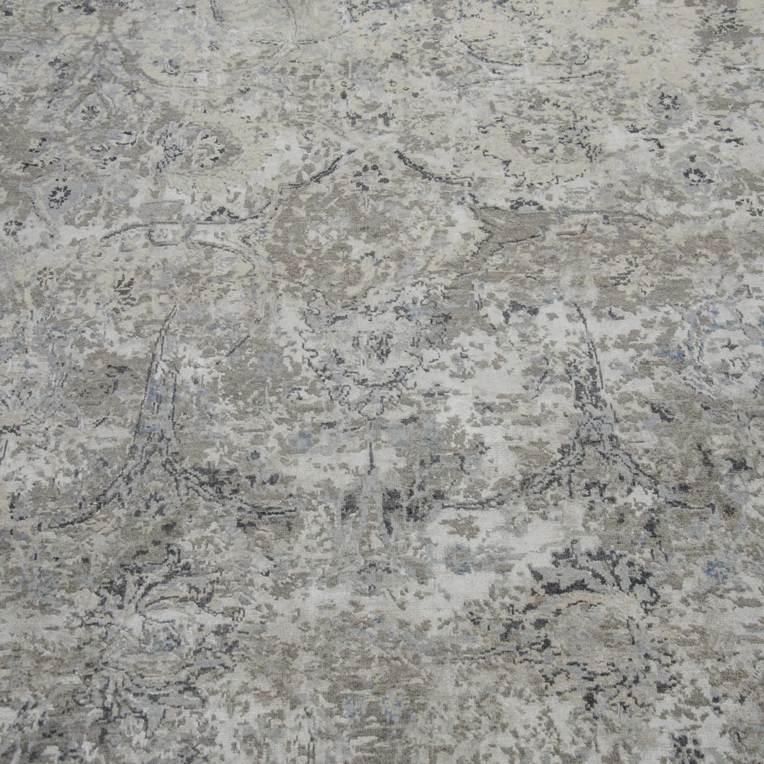 Grey Samoke Transitional Wool & Silk Rug - 9'1" X 12'1" 6 Grey Samoke Transitional Wool & Silk Rug - 9'1" X 12'1" - Image 4