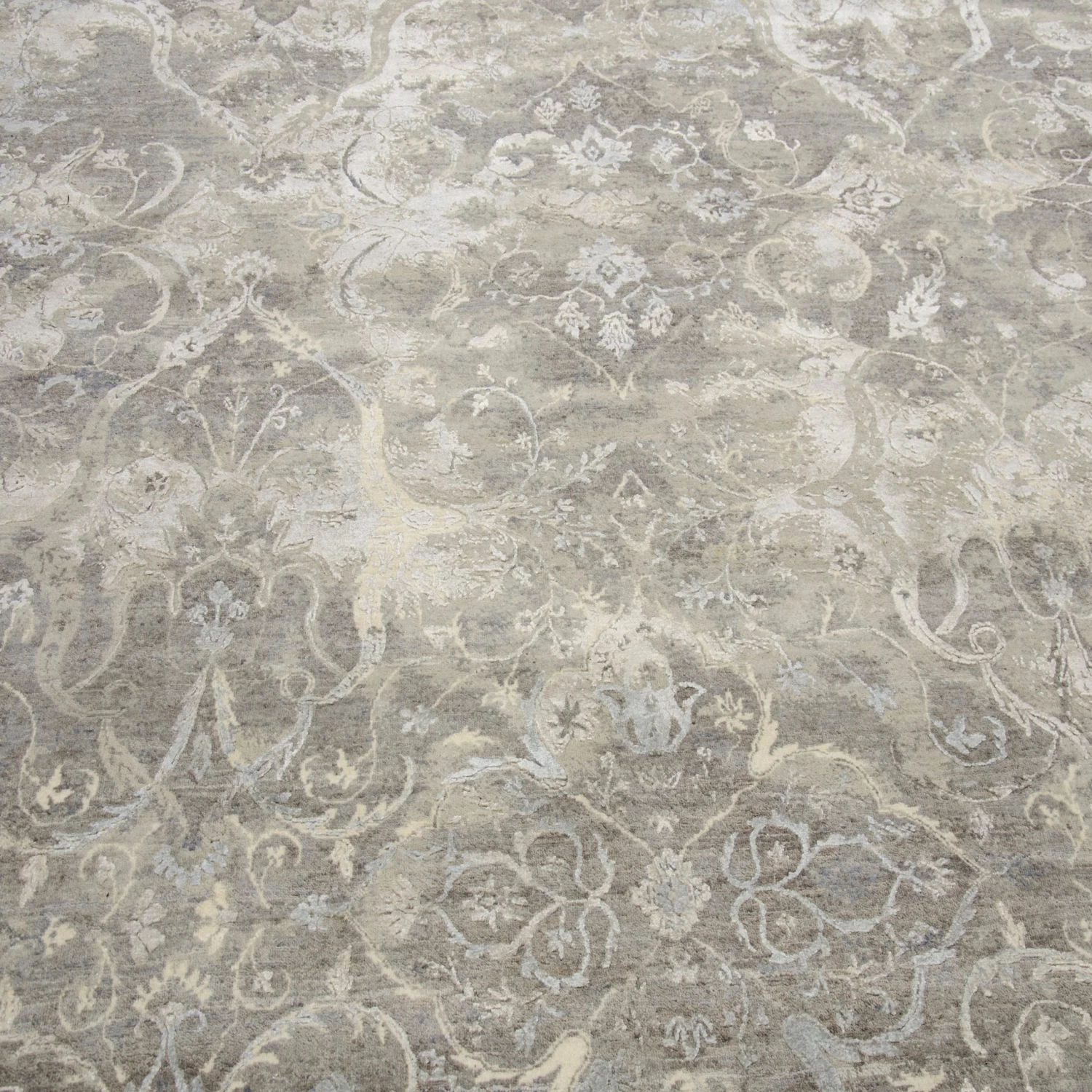 Grey Samoke Wool & Silk Rug - 9'1" X 12'2" 5 Grey Samoke Wool & Silk Rug - 9'1" X 12'2" - Image 3