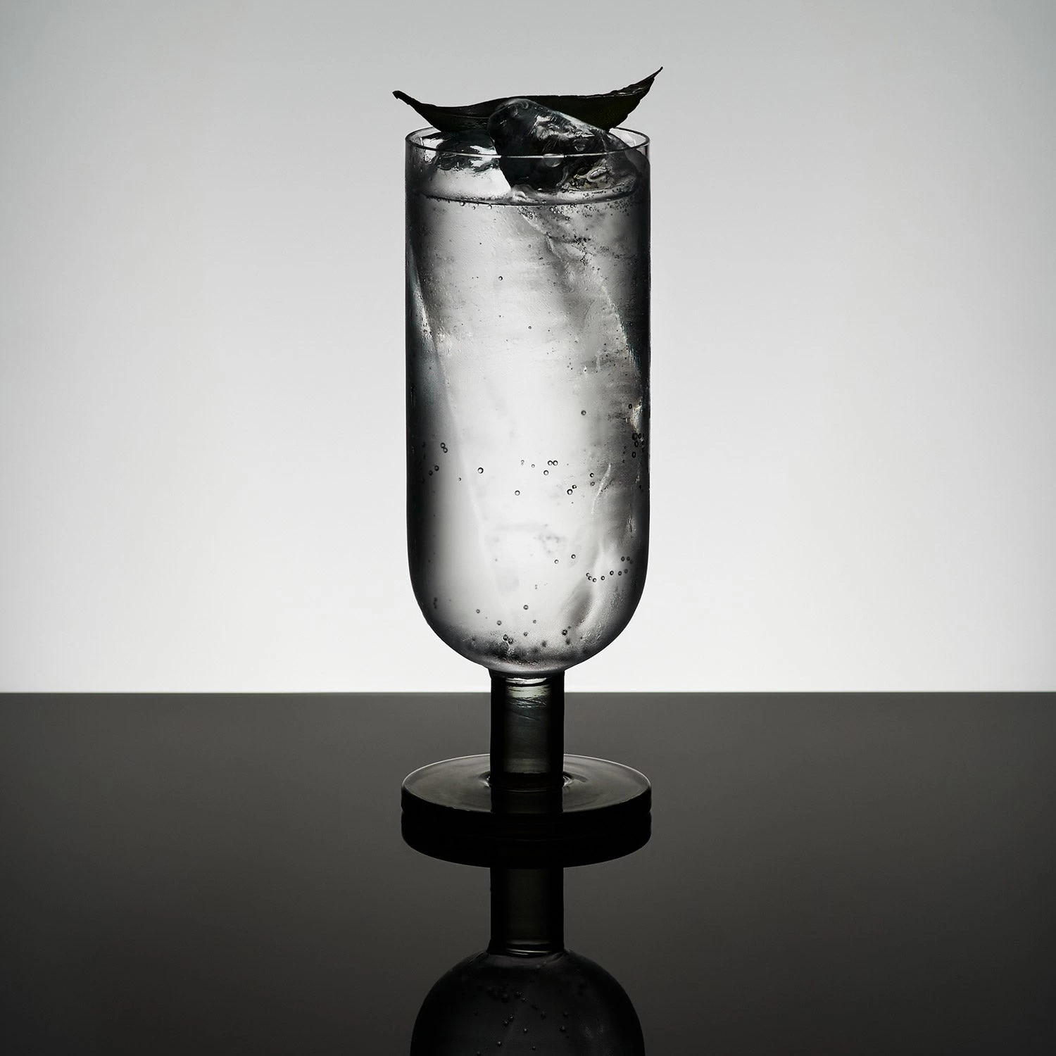 Tom Dixon Puck Highball Glass 4 Tom Dixon Puck Highball Glass - Image 2